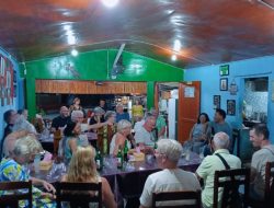 Samuel Restaurant Tuktuk, Restoran Sederhana dengan Rasa Dunia yang Jadi Favorit Turis Mancanegara Di Samosir.