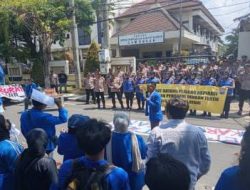 Polres Lamongan Amankan Aksi PC PMII dengan Pendekatan Humanis