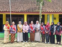Pemdes Danakerta Bersama Bunda Milenial dan BNN Purbalingga Gelar Sosialisasi Kebaya Busana Adat Sekolah dan Bahaya Narkoba