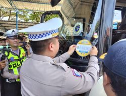 Ditlantas Polda Jatim Gelar Ramp Check Angkutan Umum di Terminal Trunojoyo Sampang
