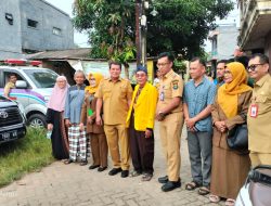 Camat Rajeg Dan Lurah Sukatani Dampingi Bupati Tinjau Rumah Retak