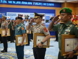Dandim 0621/Kab.Bogor Terima Brevet Kehormatan,” Setia Waspada,” Dari Komandan Paspampres