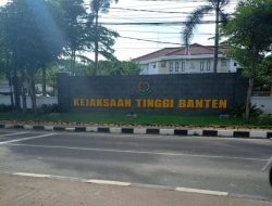 Penyerahan Tersangka & Barang Bukti Tahap II Tindak Pidana Korupsi Perkara Kegiatan Jual Beli Minyak Goreng Curah Tahun 2025