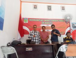 Silaturahmi ke Kantor KAWAT, Edi Enjoy : Mohon Doa Restu Rekan Jurnalis Untuk Maju Pilkades 2026