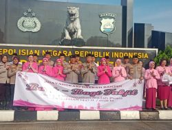 Bhayangkari Daerah Banten Gelar Bagi-Bagi Takjil di Depan Mapolda Banten