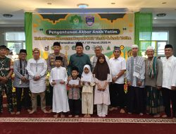Bupati OKU Timur Hadiri Penyantunan Akbar dan Buka Puasa Bersama Anak Yatim di Masjid Agung AT-Taqwa Gumawang