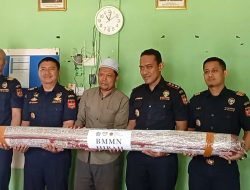 Ramadan Berbagi, Bea Cukai Bengkalis Hibahkan 41 Rol Karpet dan Al-Qur’an ke Dua Pesantren di Banta