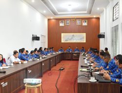 Bupati Humbahas Pimpin Rapat Bersama Perangkat Daerah.
