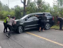 Ketupat 2026 Polres Samosir Bantu Mobil Mogok hingga ke Bengkel