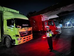 Polrestabes Palembang Perketat Penyekatan Truk ODOL di Km 12, 80 Kendaraan Terjaring