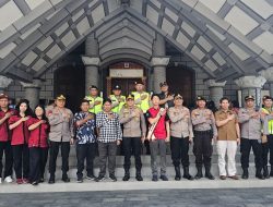 Polri Hadir Humanis, Ibadah Jumat Agung di Sumsel Berlangsung Aman