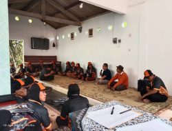 Wujudkan Kebersamaan Ditengah Perbedaan, Puluhan Warga Pereng Dawe Laksanakan Kerja Bakti Bersama