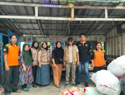 Kegiatan Penimbang Bank Sampah RW 02 Jembatan Besi Dukung Program 3R