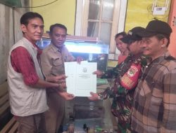 Penyerahan SK PAW Ketua RT 005/02 Jembatan Besi, Iwan Kurniawan Resmi Menjabat