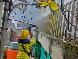 Laporan Pengurus RW, RT dan Warga Ditindaklanjuti, 11 Lampu Jalan di RW 02 Jembatan Besi Diganti