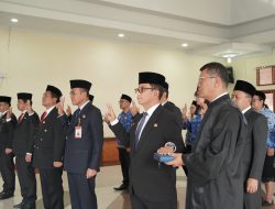 Wakil Bupati Toba Lantik Pejabat Pimpinan Tinggi Pratama dan Fungsional, Dorong Kinerja Birokrasi Menuju Toba Mantap 2029.