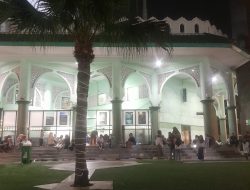 Malam Liburan yang Ceria, Alya Putri Asyik Bermain di Al-A’zhom*