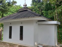 Mendekati Penutupan, Satgas TMMD ke-128 Kebut Renovasi Mushola dan Infrastruktur di Tegal Lega