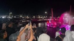 Air Mancur Menari Water Front City dan Menara Pandang Tele Samosir Ramai Pengunjung di Long Weekend Mei 2026