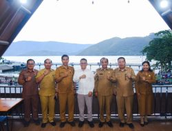 Jalin Silaturahmi, Wabup Samosir Sambut Kehadiran Wakil Walikota Medan di Waterfront Pangururan.