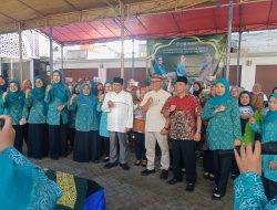 TP PKK Provinsi DKI Jakarta Gelar Pembagian Daging Qurban di Kelurahan Kamal