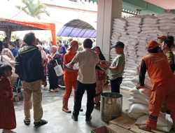 Bantuan Pangan BNPT di Jembatan Besi Berlangsung Tiga Hari, PPSU Ikut andil