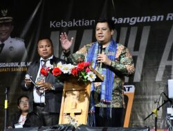 Hardyanto Dede Berkhotbah di Samosir, Bupati Vandiko: Pembangunan Infrastruktur dan Rohani Harus Seimbang