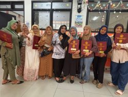 Ibu Rochani Hadiyati Tuai Apresiasi dari Wali Murid atas Pengabdian dan Ketulusannya