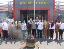 Satuan Reserse Narkoba Lahat melaksanakan kegiatan pemusnahan barang bukti narkotika hasil pengungkapan sejumlah kasus tindak pidana narkoba