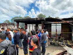 Pengkab Taput Meninjau Langsung Lokasi Kebakaran. 4 Unit Rumah Warga Hangus di Sipaholon.