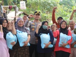 Kapolres Metro Tangerang Kota Salurkan Bantuan di Batuceper, Program Jaga Jakarta+ Sentuh Langsung Warga