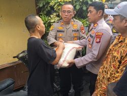 Wujud Kepedulian, Kapolsek Palmerah Berikan Bantuan kepada Korban Kebakaran