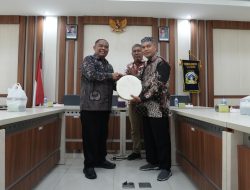 Serahkan Alat Musik, Bupati Sleman Seni Budaya Merupakan Identitas Kekuatan Sosial Masyarakat yang Harus Dijaga