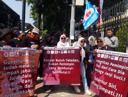 Tuntut Tangani Pelanggaran Sumpah Jabatan Koalisi Aktivis Banten Bangkit KABB Demo Kantor Kementerian Dalam Negeri.