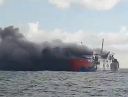 KMP Putri Yasmin Terbakar di Perairan Lombok, 1 Orang Dilaporkan Meninggal