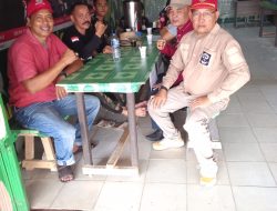 GRIB Tebo Berbagi Minuman Segar Saat Karnaval HUT ke-81 RI