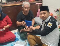 Lagi-Lagi FORKABI Jakarta Barat Hadir untuk Warga, Matrobin Salurkan Bantuan Alat Bantu Dengar