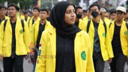Ketika Jaket Kuning Berdiri di Tengah Barikade: Mari Mengenal Fathimah Azzahra, Mahasiswi Kedokteran UI yang Memilih Berbicara Saat Suara Mahasiswa Dibatasi
