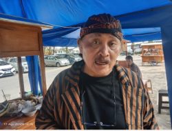 Rayakan HUT Kemerdekaan RI Ke – 81, RSA UGM Bagikan 10 Gerobak Angkringan dan 3 Beasiswa Uuntuk Anak – Anak Tenaga Pendidikan