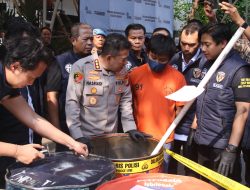 Bongkar Oli Palsu di Cengkareng, Polres Jakbar Ungkap Modus Oli Bekas Diubah Jadi Seolah Baru
