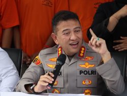 Antisipasi Abu Vulkanik, Polres Jakbar Kerahkan AWC Turunkan AWC Bersihkan Sejumlah Jalan