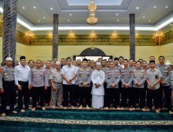 Binrohtal Bersama Ustaz Das’ad Latif, Kapolda Gorontalo Tekankan Pentingnya Mental dan Moral Personel