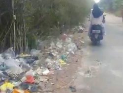 Sampah Menumpuk di jalan Stasiun Tigaraksa, Warga Tuding Pemerintah Kecamatan Solear Abai