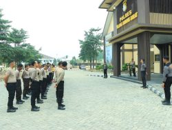 Asah Kemampuan Fisik, Personel Polres Tulang Bawang Gelar Latihan Bela Diri Secara Rutin di Halaman Mapolres