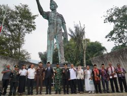 Bupati Toba Effendi Sintong P. Napitupulu Pimpin Upacara Peringatan Wafat Pahlawan Revolusi D.I. Panjaitan