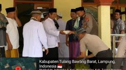 Wujud Kepedulian dan Kebersamaan, Polsek Lambu Kibang Gelar Jumat Berkah Bagikan Nasi Kotak Usai Salat Jumat
