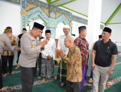Laksanakan Jumat Keliling Perdana, Kapolda DIY Sampaikan Pesan Kamtibmas dan Dengarkan Suara Warga Condongcatur