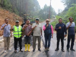 Rekonstruksi Jalan Salib Kasih–Simanampang Perkuat Akses Pertanian dan Pariwisata Taput