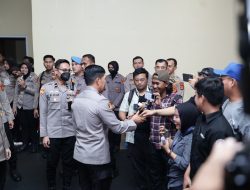 Perkuat Sinergi Positif, Jajaran Pimpinan Polda Sumsel dan Puluhan Jurnalis Donorkan Darah di Gedung Presisi
