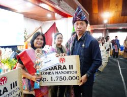 Bupati Taput Ajak Masyarakat Bangga Lestarikan Ulos sebagai Identitas dan Jati Diri Budaya Batak